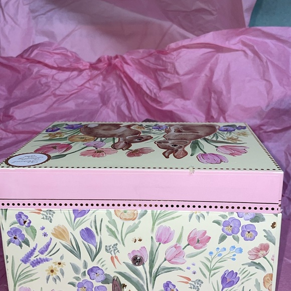 Adorable, musical jewelry box with little bunnies and flowers and carrots - Picture 11 of 14